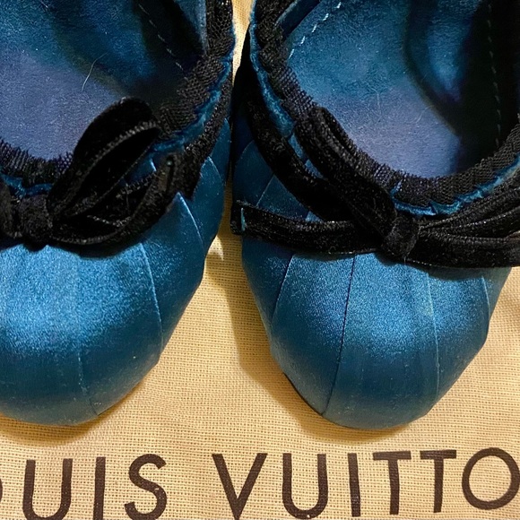 Louis Vuitton Balmoral Open Back Pump in teal. Size 36.6 - Picture 6 of 15